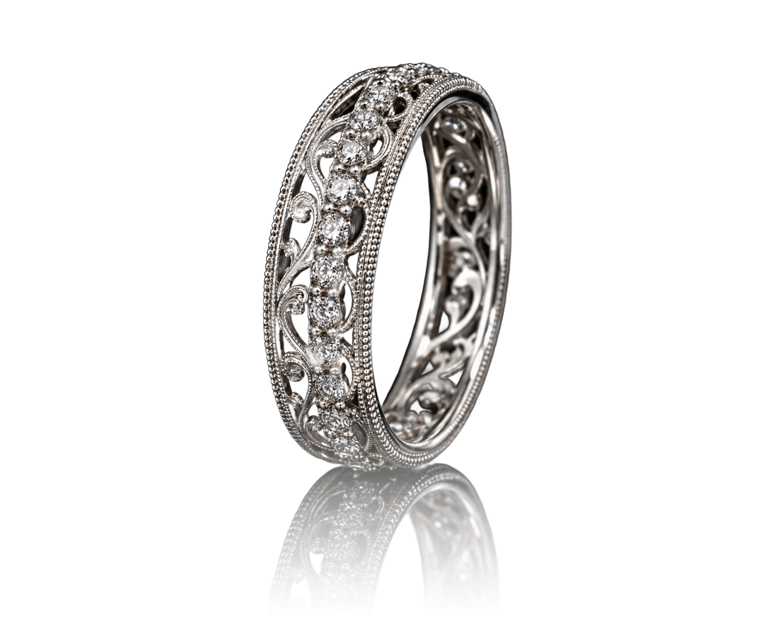 Vintage filigree diamond band in white gold